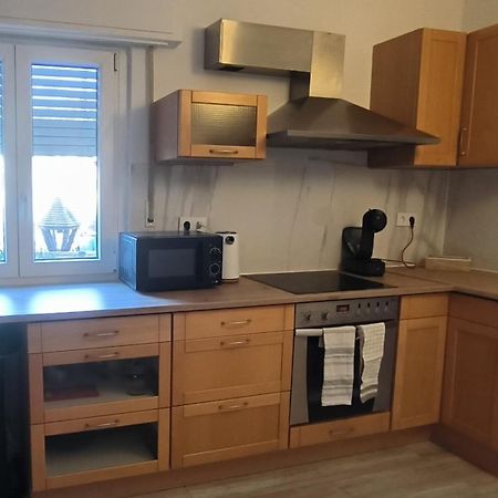 Schoene Und Optimal Gelegene Wohnung Weisskirchen Ngoại thất bức ảnh