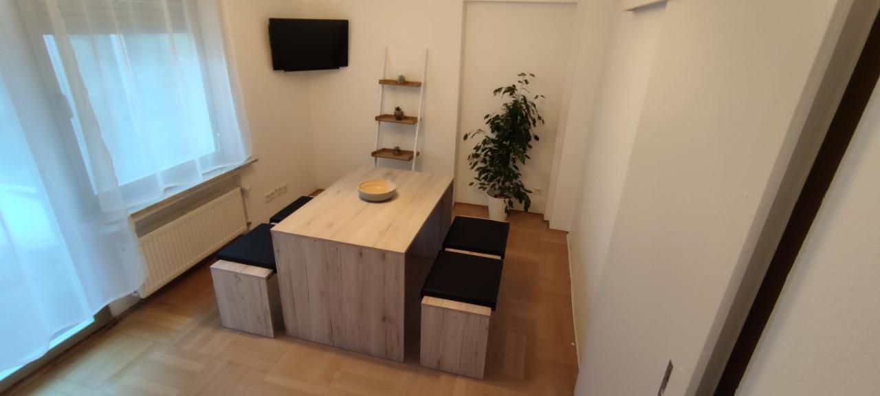 Schoene Und Optimal Gelegene Wohnung Weisskirchen Ngoại thất bức ảnh